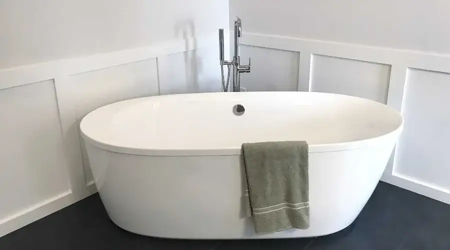 03.6 - benefits of bathtub reglazing