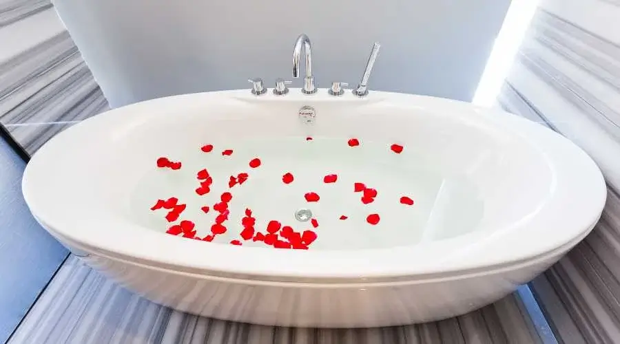 05.6 - pros and cons of bathtub reglazing